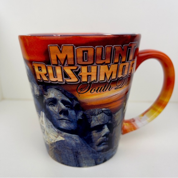 Patriotic "Mount Rushmore" Coffee & Tea Mug - Picture 1 of 5